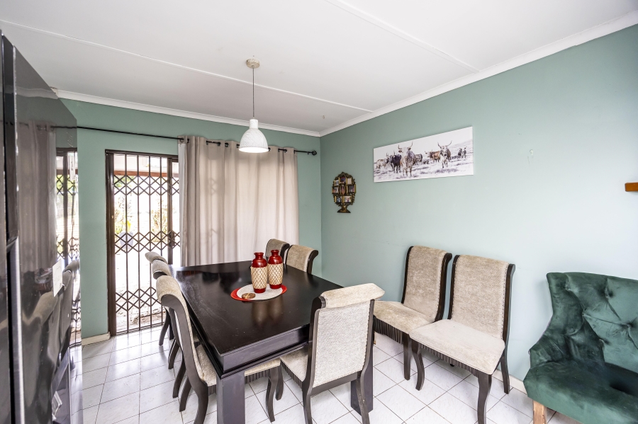 4 Bedroom Property for Sale in Nahoon Valley Park Eastern Cape